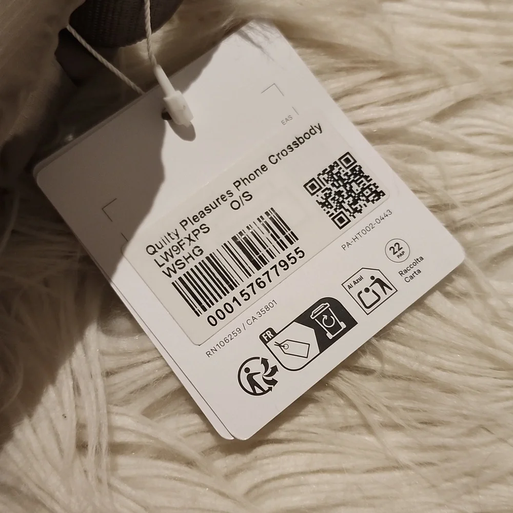 Lululemon Quilty Pleasures Phone Crossbody - Picture 3 of 10